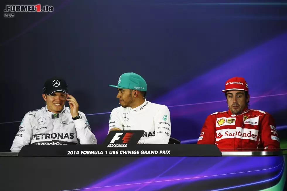 Marca (Spanien): "Drei Sterne auf dem Podium. Dritter Sieg von Hamilton in Folge. Hamilton fliegt, und Alonso wird Dritter. Er ist bereits Dritter der WM nach seinem ersten Podium der Saison." Foto zur News: Marca (Spanien): "Drei Sterne auf dem Podium. Dritter Sieg von Hamilton in Folge. Hamilton fliegt, und Alonso wird Dritter. Er ist bereits Dritter der WM nach seinem ersten Podium der Saison."