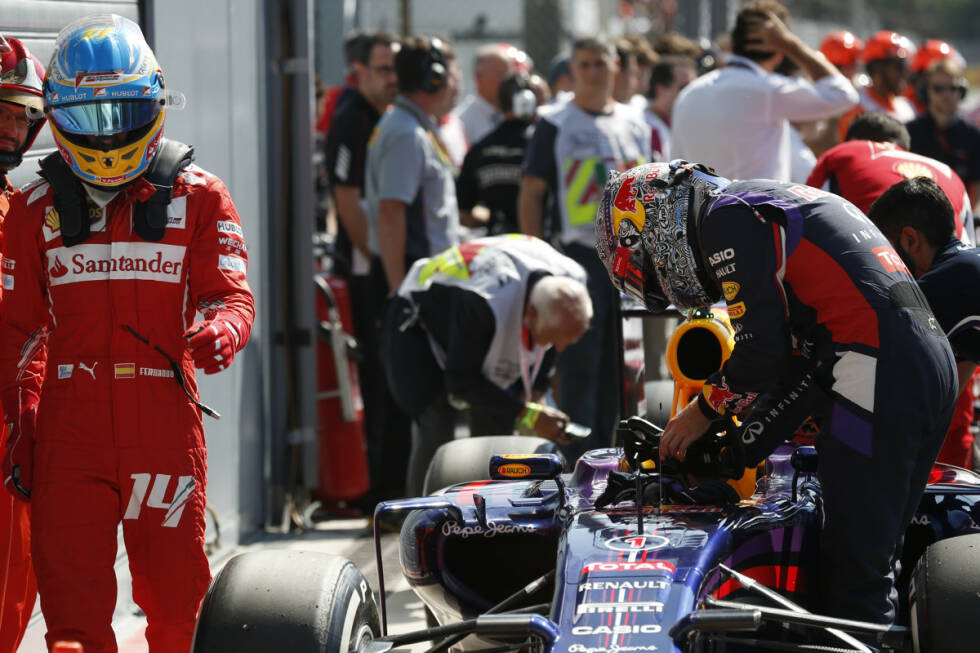 Foto zur News: Sport (Spanien): &quot;Vettel tauscht Red Bull gegen Ferrari ein. Der nächste, der sich bewegen muss, ist Fernando Alonso, der stattdessen Geheimniskrämerei betreibt. Alles weist darauf hin, dass der Deutsche, der die letzten vier WM-Titel eingefahren hat, den Asturier beerben wird.&quot;