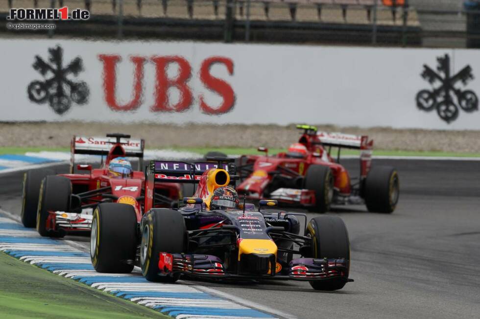 Foto zur News: La Repubblica (Italien): &quot;Vettel geht, wohin das Herz ihn trägt. Sebastian hat begriffen, dass es an der Zeit ist, eine neue Phase in seinem Leben zu beginnen. Die Trennung von Red Bull ist für ihn bestimmt schmerzhaft. Ferrari hat jetzt wieder konkrete Hoffnungen auf einen Neubeginn.&quot;