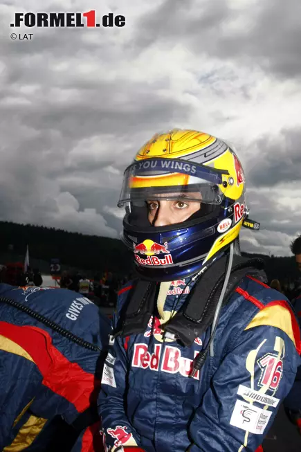 Foto zur News: Sebastien Buemi (2009-2011): Buemi wird 2008 Testfahrer von Red Bull. Zwischen 2009 und 2011 geht er bei 55 Rennen für Toro Rosso an den Start. 29 Punkte in drei Jahren sind aber zu wenig, um sich für das A-Team von Red Bull zu empfehlen. 2014 wird Buemi mit Toyota Langstrecken-Weltmeister, außerdem geht er in der Formel E an den Start, wo er 2016 ebenfalls Meister wird.