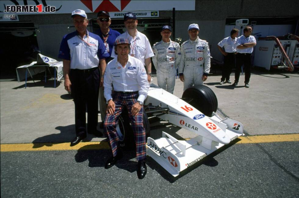Foto zur News: 1999: Nach drei Jahren verkauft Stewart sein Team schon wieder an Ford, die in der kommenden Saison unter Jaguar firmieren wollen. Zum Abschluss sorgen Johnny Herbert und Barrichello am Nürburgring für ein Highlight: Der Brite gewinnt, Barrichello wird Dritter und wechselt zu Ferrari.