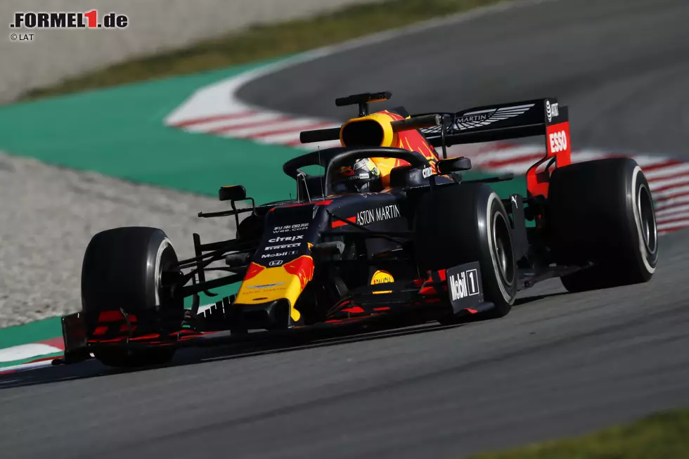 2019: Auch ein Jahr später veröffentlicht Red Bull erste Bilder vom RB15 online, wieder in einer speziellen rot-blauen Lackierung. Am 13. Februar wird der Bolide vorgestellt, und in Silverstone gleich ein Shakedown veranstaltet. Foto zur News: 2019: Auch ein Jahr später veröffentlicht Red Bull erste Bilder vom RB15 online, wieder in einer speziellen rot-blauen Lackierung. Am 13. Februar wird der Bolide vorgestellt, und in Silverstone gleich ein Shakedown veranstaltet.