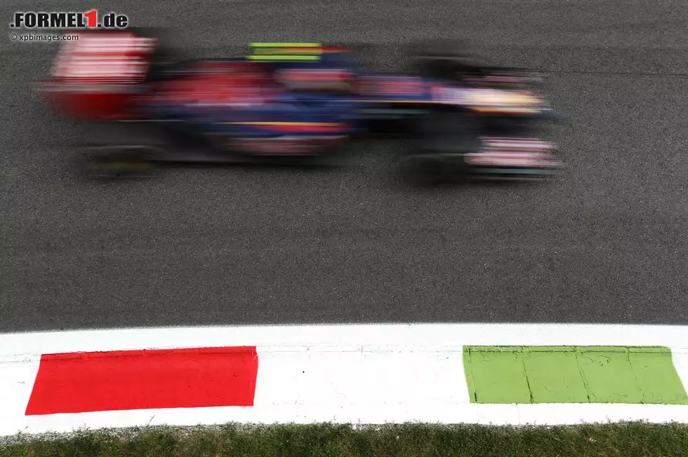 Am Samstag der erste sechste Motorwechsel der Saison und damit nur der 21. Startplatz, am Sonntag tolle Aufholjagd und die Schrecksekunde des Rennens, als bei 350 km/h die Bremsen versagen. Aber Daniil Kwjat (Toro Rosso) bleibt cool - und kommt als Elfter ins Ziel. Auf einen WM-Punkt fehlen letztendlich 3,8 Sekunden. Foto zur News: Am Samstag der erste sechste Motorwechsel der Saison und damit nur der 21. Startplatz, am Sonntag tolle Aufholjagd und die Schrecksekunde des Rennens, als bei 350 km/h die Bremsen versagen. Aber Daniil Kwjat (Toro Rosso) bleibt cool - und kommt als Elfter ins Ziel. Auf einen WM-Punkt fehlen letztendlich 3,8 Sekunden.