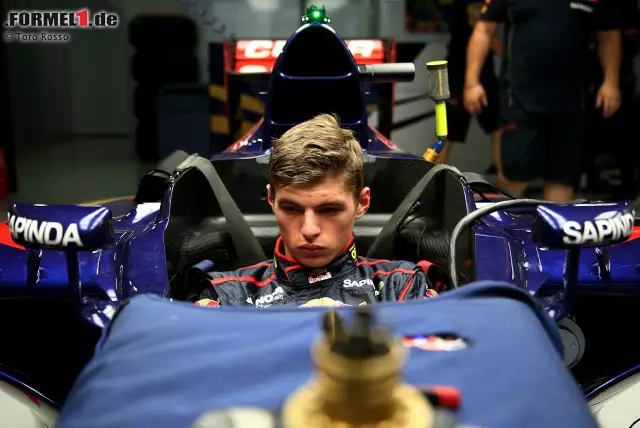 Foto zur News: 17 Jahr, blondes Haar: Max Verstappen (Toro Rosso) ist mit 17 Jahren und drei Tagen der jüngste Fahrer, der an einem Formel-1-Rennwochenende zum Einsatz kommt. Bisheriger Rekordhalter: Sebastian Vettel, in Istanbul 2006 mit 19 Jahren, zwei Monaten und 22 Tagen auf Anhieb Trainingsschnellster. Vater Jos Verstappen, Ex-Teamkollege von Michael Schumacher bei Benetton, strahlt: "Ich bin stolz auf Max."