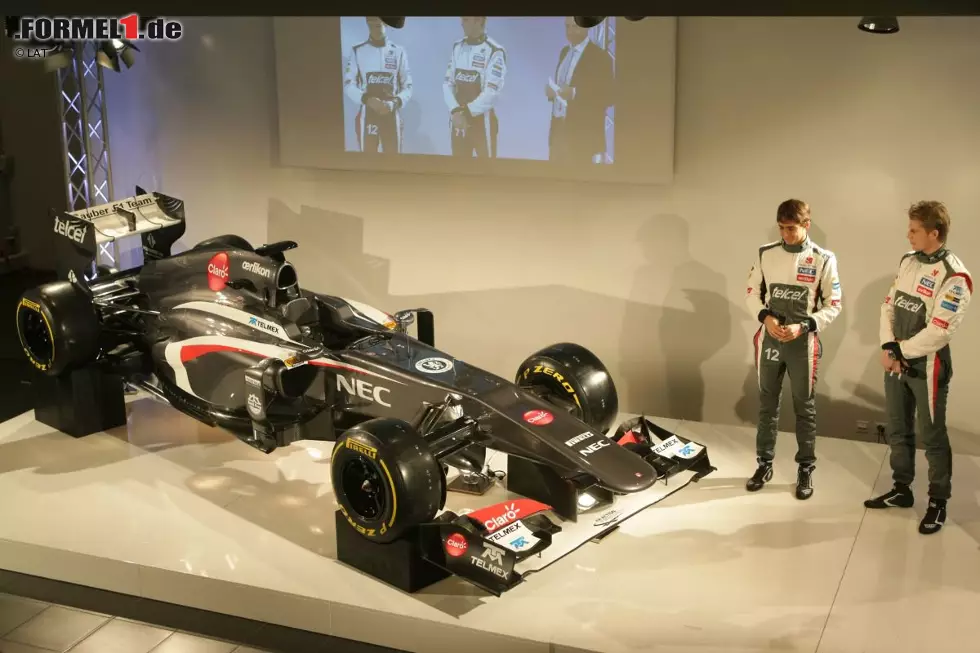 2013: Die beiden Neuzugänge Nico Hülkenberg und Esteban Gutierrez neben dem C32, mit dem Hükenberg zweimal der Sprung in die Top 5 gelingt. Der Deutsche, der von Force India kam, verlässt Sauber nach Ende der Saison in Richtung seines vorherigen Arbeitgebers. Foto zur News: 2013: Die beiden Neuzugänge Nico Hülkenberg und Esteban Gutierrez neben dem C32, mit dem Hükenberg zweimal der Sprung in die Top 5 gelingt. Der Deutsche, der von Force India kam, verlässt Sauber nach Ende der Saison in Richtung seines vorherigen Arbeitgebers.