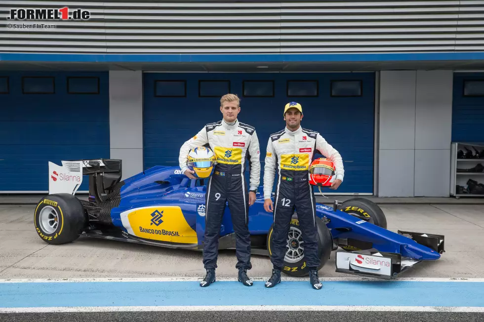 2015: IKEA-Blau-Gelb oder doch nur wegen der Banco do Brasil? Fest steht: Das finanziell krisengeschüttelte Sauber-Team muss 2015 mit den Paydrivern Felipe Nasr und Marcus Ericsson an den Start gehen. Foto zur News: 2015: IKEA-Blau-Gelb oder doch nur wegen der Banco do Brasil? Fest steht: Das finanziell krisengeschüttelte Sauber-Team muss 2015 mit den Paydrivern Felipe Nasr und Marcus Ericsson an den Start gehen.