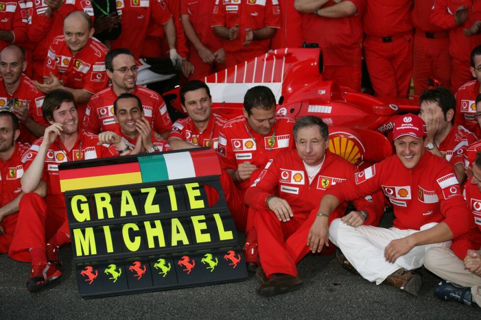 Foto zur News: Es ist das Ende einer Ära: In elf gemeinsamen Jahren feiern Schumi und Ferrari unter anderem fünf Fahrer-Weltmeisterschaften, sechs Konstrukteurs-Titel und 72 Siege!