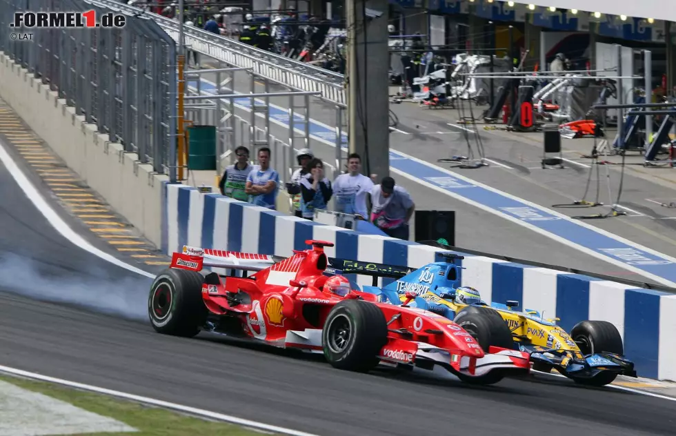 Auch wenn es in Schumachers letztem Rennen für Ferrari nicht mehr mit dem Titel klappt, bietet der siebenmalige Champion seinen Fans in Brasilien immerhin eine tolle Show. Nach einem Reifenschaden fällt er zunächst bis auf den letzten Platz zurück, sichert sich nach einigen spektakulären Überholmanövern aber noch einmal einen starken vierten Platz. Foto zur News: Auch wenn es in Schumachers letztem Rennen für Ferrari nicht mehr mit dem Titel klappt, bietet der siebenmalige Champion seinen Fans in Brasilien immerhin eine tolle Show. Nach einem Reifenschaden fällt er zunächst bis auf den letzten Platz zurück, sichert sich nach einigen spektakulären Überholmanövern aber noch einmal einen starken vierten Platz.