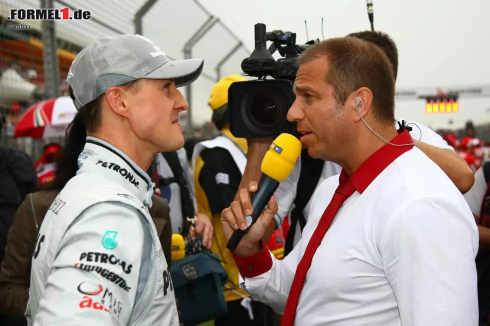 Kai Ebel (Reporterurgestein & 'Formel1.de'-Kolumnist): "Meldung des Tages: Schumi aus dem Koma! Daumendrücken hat sich gelohnt und bitte weiterdrücken... Schumi packt das!" Foto zur News: Kai Ebel (Reporterurgestein & 'Formel1.de'-Kolumnist): "Meldung des Tages: Schumi aus dem Koma! Daumendrücken hat sich gelohnt und bitte weiterdrücken... Schumi packt das!"