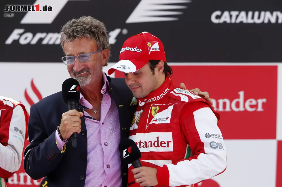 Den dritten Pokal ergattert Felipe Massa, der nur von Rang neun losfuhr, nachdem er im Qualifying eine Strafversetzung wegen einer Behinderung hatte hinnehmen müssen. "Mit diesem Podium bin ich sehr zufrieden", so der Brasilianer. "Für das Team war dies ein wirklich schönes und fantastisches Ergebnis. Wenn du von weit hinten startest, ist alles noch schwieriger, aber ich schaffte es, gut vom Fleck zu kommen und hatte sofort eine fantastische Geschwindigkeit." Foto zur News: Den dritten Pokal ergattert Felipe Massa, der nur von Rang neun losfuhr, nachdem er im Qualifying eine Strafversetzung wegen einer Behinderung hatte hinnehmen müssen. "Mit diesem Podium bin ich sehr zufrieden", so der Brasilianer. "Für das Team war dies ein wirklich schönes und fantastisches Ergebnis. Wenn du von weit hinten startest, ist alles noch schwieriger, aber ich schaffte es, gut vom Fleck zu kommen und hatte sofort eine fantastische Geschwindigkeit."