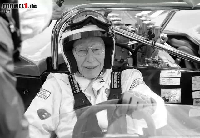 Am 10. März 2017 verstirbt John Surtees im Alter von 83 Jahren nach kurzer Krankheit im St. Georges Krankenhaus in London. Foto zur News: Am 10. März 2017 verstirbt John Surtees im Alter von 83 Jahren nach kurzer Krankheit im St. Georges Krankenhaus in London.