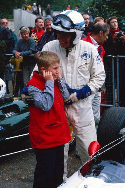 Foto zur News: Später förderte Surtees die Karriere seines 1991 geborenen Sohnes Henry.