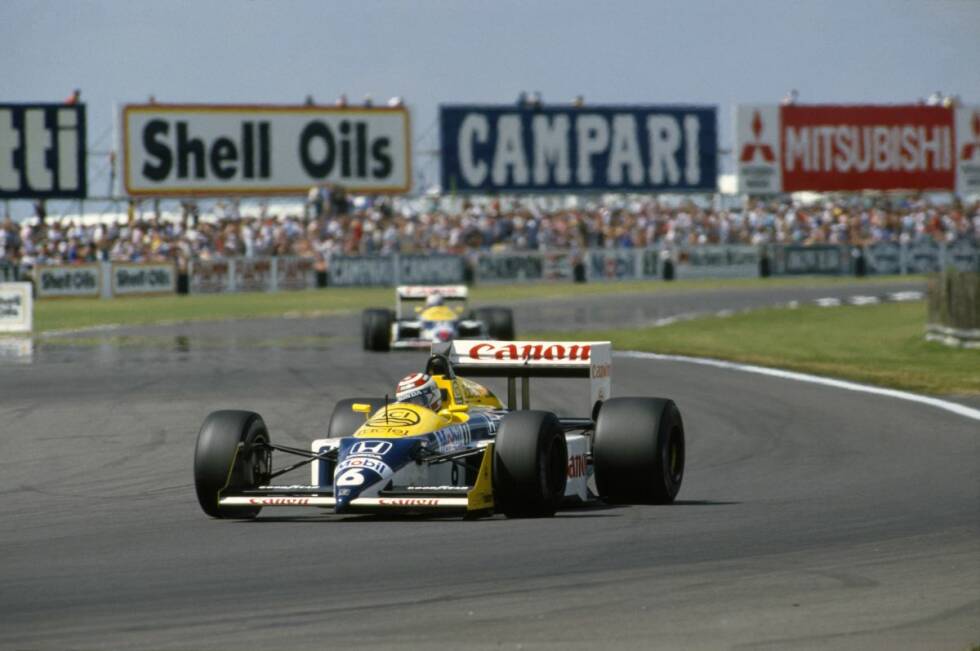 Foto zur News: 1987: Wieder sind es die Williams-Piloten Nelson Piquet und Nigel Mansell, die um den Titel kämpfen und diesmal geht die Krone tatsächlich an einen der beiden. Piquet holt sich trotz 3:6 Saisonsiegen den Titel vor Mansell, nicht zuletzt deshalb, weil der Brite im Qualifying zum vorletzten Rennen der Saison in Suzuka schwer crasht und der Brasilianer somit sowohl dort als auch beim Finalrennen in Adelaide ohne den Druck des Teamkollegen antreten kann.