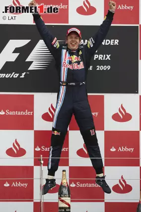 Der Sieger dieses vermeintlich letzten Silverstone-Rennens ist im Übrigen Sebastian Vettel. Es ist erst der dritte Sieg in seiner bis dahin noch relativen jungen Formel-1-Karriere, aber bekanntlich sollen noch viele folgen. Foto zur News: Der Sieger dieses vermeintlich letzten Silverstone-Rennens ist im Übrigen Sebastian Vettel. Es ist erst der dritte Sieg in seiner bis dahin noch relativen jungen Formel-1-Karriere, aber bekanntlich sollen noch viele folgen.