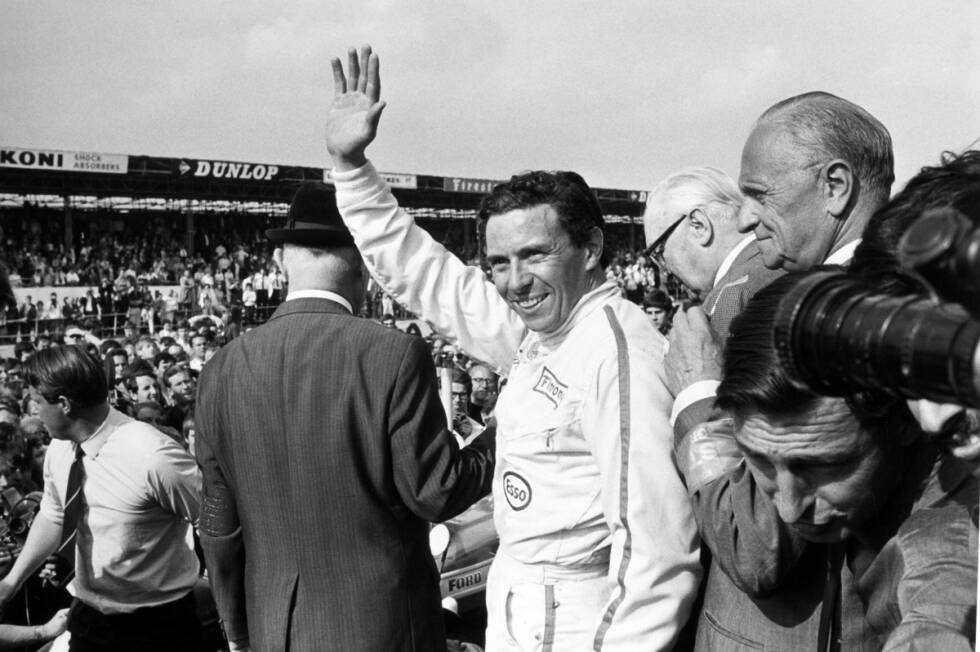Foto zur News: Zwar wird Jim Clark 1967 nicht Weltmeister (das gelingt ihm 1963 und 1965), aber mit seinem Sieg in Silverstone in diesem Jahr stellt er den Rekord von fünf Siegen bei einem WM-Lauf in Großbritannien auf. Und das als Brite! Bis heute kommt nur Alain Prost an diese Marke heran.