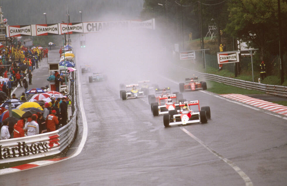 Foto zur News: Trotz des Umbaus bleibt Spa eine sogenannte Fahrerstrecke und ist damit wie gemacht für Könner wie Ayrton Senna. Der Brasilianer gewinnt fünf Mal in Belgien, darunter ab 1988 vier Mal in Folge.