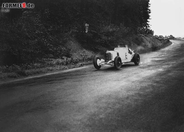Foto zur News: Der Große Preis von Deutschland ist bedeutend älter als die Formel 1. Bereits im Jahr 1926 wird er zum ersten Mal auf der Berliner Avus ausgetragen. Im nächsten Jahr zieht das Rennen auf den neuen Nürburgring um. 1931 gelingt Rudolf Caracciola dort auf Mercedes bereits sein dritter Sieg beim Großen Preis von Deutschland.
