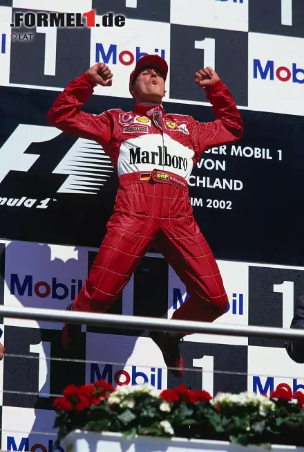 2002 findet der Große Preis von Deutschland dann auf einer veränderten Rennstrecke statt. Die langen Waldgeraden fielen einer Anlage nach modernen Standards zum Opfer. Erster Formel-1-Sieger auf dem neuen Hockenheimring ist Michael Schumacher. Foto zur News: 2002 findet der Große Preis von Deutschland dann auf einer veränderten Rennstrecke statt. Die langen Waldgeraden fielen einer Anlage nach modernen Standards zum Opfer. Erster Formel-1-Sieger auf dem neuen Hockenheimring ist Michael Schumacher.