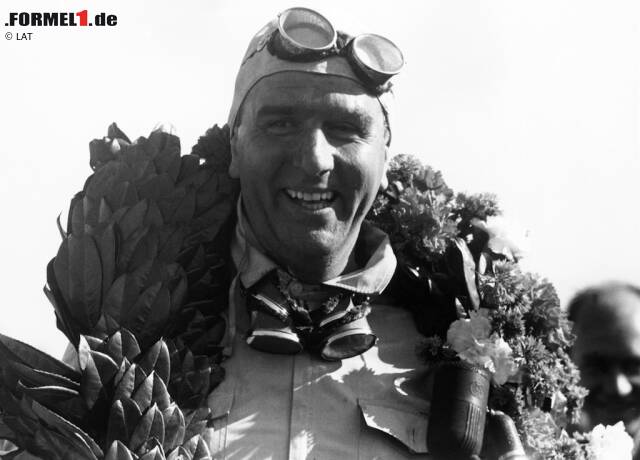 Foto zur News: 1950 ist der Italien-Grand-Prix das Finale der Formel-1-Premierensaison und schreibt aus weiteren Gründen Geschichte. Mit seinem Sieg macht sich Giuseppe "Nino" Farina nicht nur zum ersten Weltmeister, sondern ist bis heute der einzige Pilot, der sich die Krone in seinem Heimatland aufsetzte.