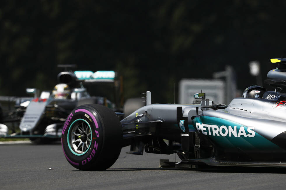 Foto zur News: Seit dem Comeback der Strecke ist Mercedes dort ungeschlagen. Im Kopf bleibt bei aller Dominanz aber vor allem der Crash zwischen Nico Rosberg und Lewis Hamilton im Jahr 2016. Hamilton gewinnt das Rennen trotz Kollision, Weltmeister wird am Ende des Jahres aber der Deutsche.