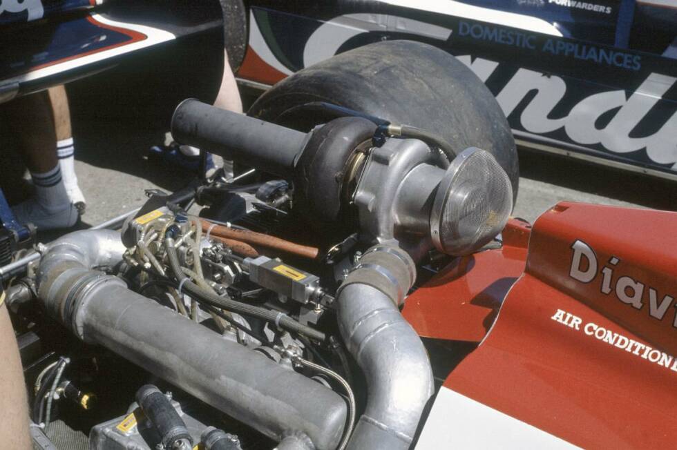 Foto zur News: Das schauen wir uns ebenfalls noch einmal genauer an: Hier der Hart-Reihen-Vierzylinder-Motor im Heck des Toleman-Fahrzeugs von 1981.