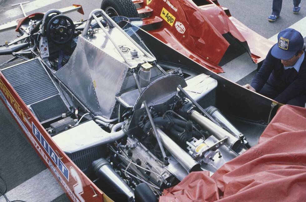 Foto zur News: Hier im Bild zu sehen ist, wie Ferrari den selbst entwickelten Turbomotor ins Chassis eingebaut hatte. Gilles Villeneuve siegte damit in Monaco und Spanien. Über die komplette Saison hinweg hatten 1981 jedoch die Ford-Saugmotoren die Nase vorn.