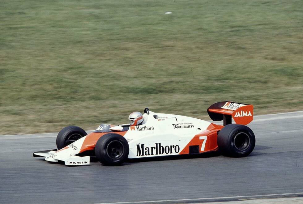 Foto zur News: Ebenfalls 1983 testete McLaren erstmals einen TAG-Porsche-Turbomotor im McLaren MP4-1E. Auch dafür bildete Brands Hatch beim Großen Preis von Europa die Kulisse. John Watson (hier im Bild) und Niki Lauda sahen jedoch nicht die Zielflagge.