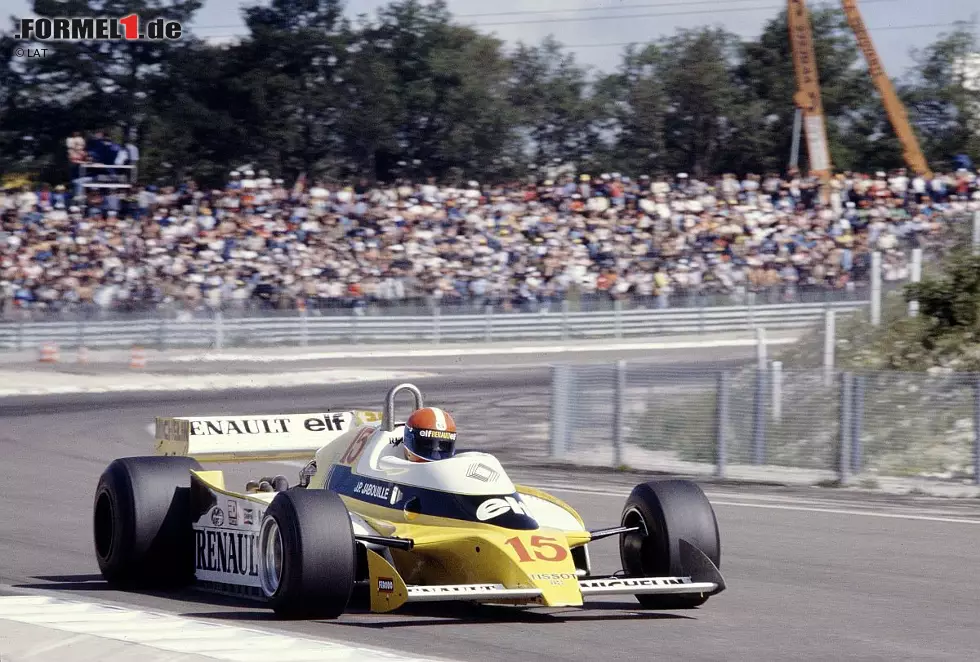 Foto zur News: Knapp zwei Jahre nach dem Debüt des Turbomotors stellte sich der erste große Erfolg ein - und das ausgerechnet beim Renault-Heimrennen in Dijon, beim Großen Preis von Frankreich 1979. Jean-Pierre Jabouille siegte im Renault RS10 und machte den 1,5-Liter-Turbomotor zu einem echten Siegerkonzept. Randnotiz: Eben dieses Rennen ist vor allem für das Duell zwischen Rene Arnouox und Gilles Villeneuve berühmt!