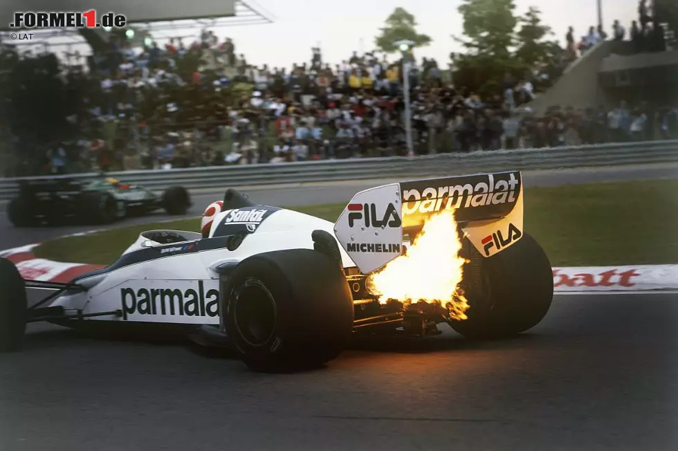Charakteristisch für diese Ära waren solche Bilder, wie hier am Heck des Brabham BT52 von Nelson Piquet beim Großen Preis von Kanada 1983. Die Turbos spuckten Feuer - und sie litten vor allem zu Beginn des Jahrzehnts noch an erheblichen Zuverlässigkeits-Problemen... Foto zur News: Charakteristisch für diese Ära waren solche Bilder, wie hier am Heck des Brabham BT52 von Nelson Piquet beim Großen Preis von Kanada 1983. Die Turbos spuckten Feuer - und sie litten vor allem zu Beginn des Jahrzehnts noch an erheblichen Zuverlässigkeits-Problemen...