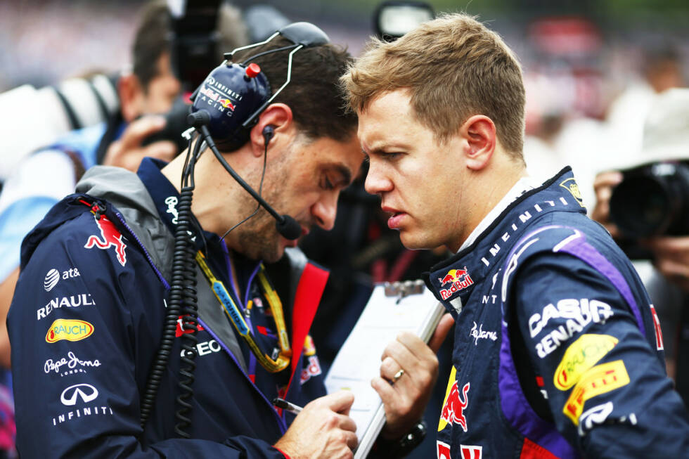 Foto zur News: 27. August 2014: Red Bull befördert Guillaume Rocquelin ab 2015 zum leitenden Renningenieur für beide Autos. Vettel verliert damit seinen langjährigen Vertrauten am Kommandostand, der in Abu Dhabi 2010 durch den legendären Ausruf &quot;Weltmeister!&quot; berühmt geworden ist.