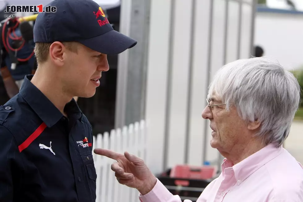 Foto zur News: 18. Januar 2009: Vettel, als sensationeller Monza-Sieger auf Toro Rosso gerade zu Red Bull gewechselt, gilt als zukünftiger Weltmeister. Und Formel-1-Boss Bernie Ecclestone erweist sich als Prophet: &quot;Ich sehe Sebastian eines Tages bei Ferrari und wundere mich sogar ein bisschen, dass er da noch nicht unter Vertrag steht. Aber das wird ganz sicher einmal so sein.&quot;