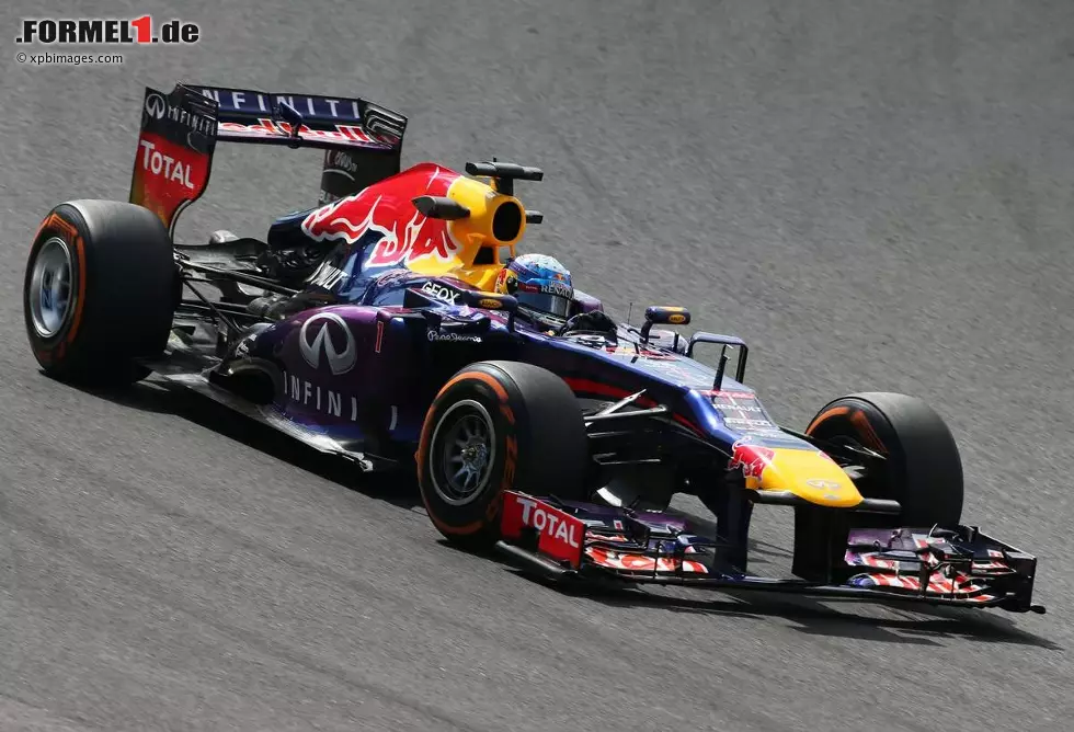 Foto zur News: 8. 130R, die japanische Eau Rouge: "Für die braucht man Unmengen Mut. In den vergangenen Jahren ist sie ein bisschen einfacher geworden, wurde mir gesagt, weil der Asphalt verbessert wurde und es damit mehr Grip gibt, aber sie ist trotzdem eine riesige Herausforderung."