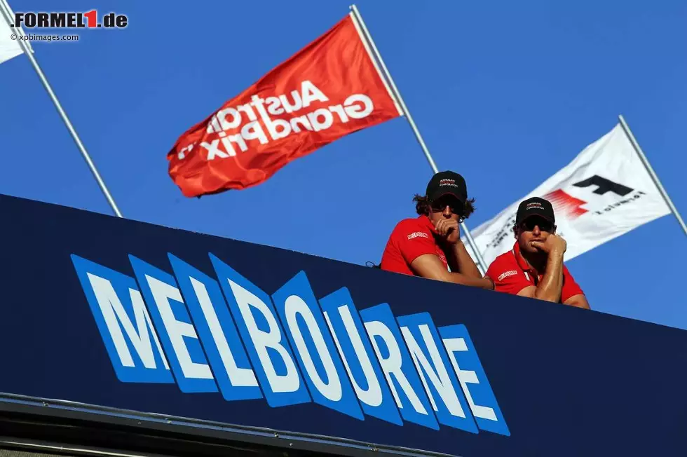 Foto zur News: Pro: Der Auftakt ist nicht entscheidend.
Selbst wenn Vettel mit Red Bull ohne Siege oder Top-Resultate in die Saison startet, hat das noch nicht viel zu bedeuten. Im Vorjahr gewann der Hesse beispielsweise die letzten neun der insgesamt 19 Rennen, ein ähnlicher Lauf würde ihm wohl auch 2014 die WM-Krone sichern - einem möglichen schlechten Start zum Trotz.