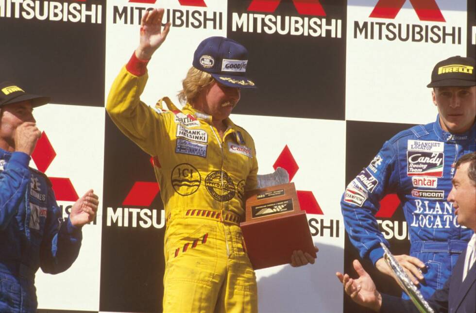 Foto zur News: 1985 ist es endlich soweit, in Adelaide heulen zum ersten Mal auf australischem Boden die Formel-1-Motoren. Keke Rosberg darf sich als Erster von den australischen Fans feiern lassen, und das zum letzten Mal in seiner aktiven Formel-1-Karriere.