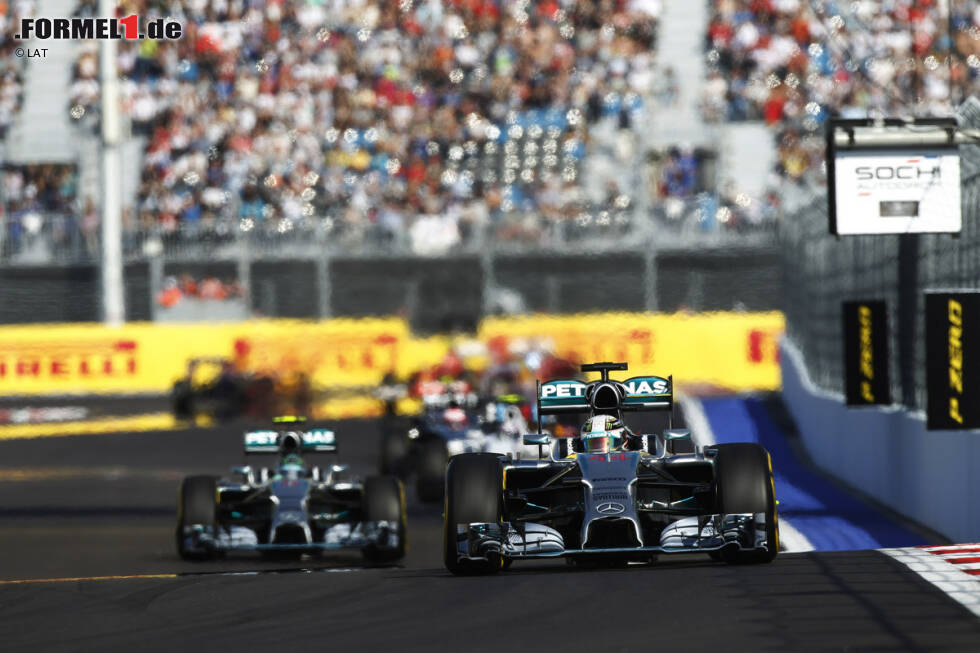Foto zur News: Daily Mail (Großbritannien): &quot;Hamilton fährt nach Rosbergs desaströser erster Runde locker zum Sieg. Es war ein langweiliges Rennen, nachdem es Rosberg mit seiner Attacke auf Hamilton übertrieben hatte.&quot;