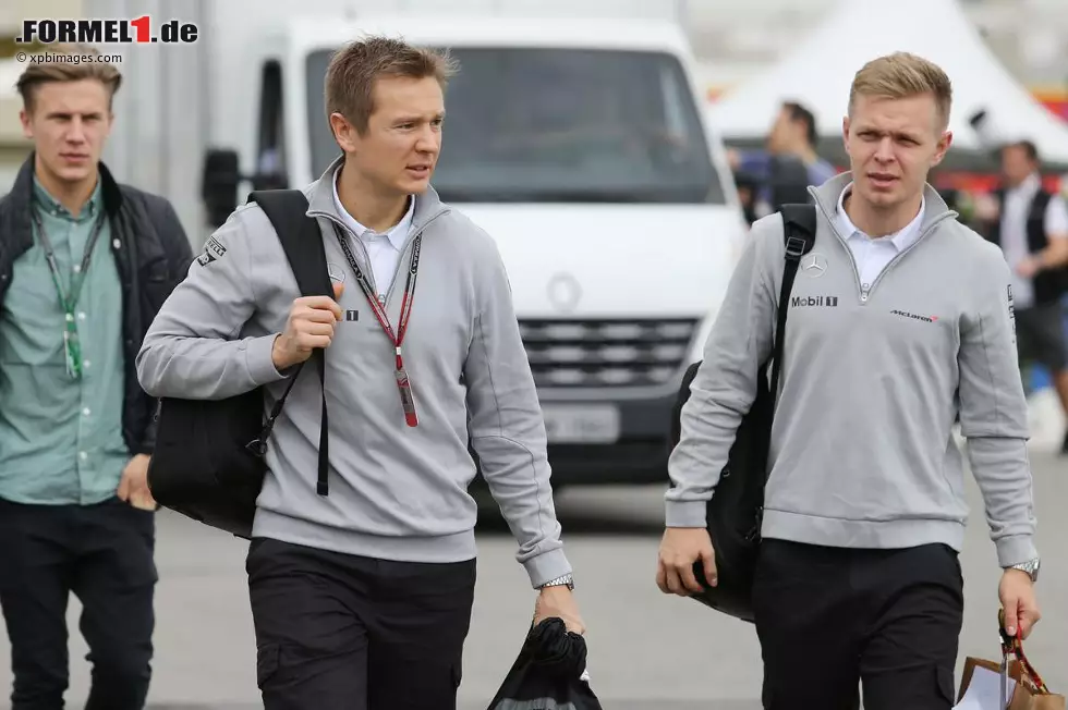 Kevin Magnussen( McLaren): "Wie in Austin fährt man auch in Interlagos gegen den Uhrzeigersinn, es ist also cool, dass die beiden Rennen direkt aufeinander folgen. Die Strecke ist von der ersten Kurven an sehr spannend und es gibt ziemlich viele Bereiche zum Überholen, vor allem im erstem Sektor. Es ist eine echte Fahrer-Strecke und recht holprig, das Setup ist daher wichtig, um das Beste aus der Runde zu machen." Foto zur News: Kevin Magnussen( McLaren): "Wie in Austin fährt man auch in Interlagos gegen den Uhrzeigersinn, es ist also cool, dass die beiden Rennen direkt aufeinander folgen. Die Strecke ist von der ersten Kurven an sehr spannend und es gibt ziemlich viele Bereiche zum Überholen, vor allem im erstem Sektor. Es ist eine echte Fahrer-Strecke und recht holprig, das Setup ist daher wichtig, um das Beste aus der Runde zu machen."