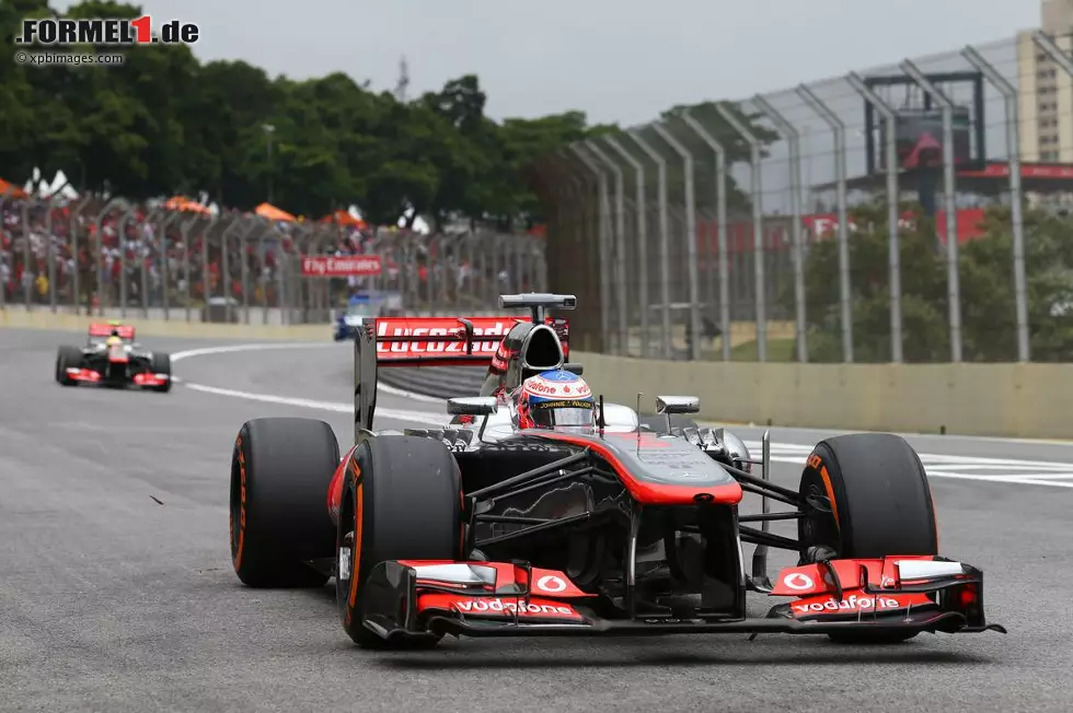 Jenson Button (McLaren): "Es ist schwierig, diese Strecke richtig zu nehmen, aber das macht es auch spannender. Es gibt hier mehr Möglichkeiten zu überholen, als auf anderen Kursen. Der letzte Sektor ist eine echte Herausforderung. Man ist ständig am Limit und muss versuchen, sich nicht auszubremsen. Wenn man das hinbekommt, ist das wirklich befriedigend." Foto zur News: Jenson Button (McLaren): "Es ist schwierig, diese Strecke richtig zu nehmen, aber das macht es auch spannender. Es gibt hier mehr Möglichkeiten zu überholen, als auf anderen Kursen. Der letzte Sektor ist eine echte Herausforderung. Man ist ständig am Limit und muss versuchen, sich nicht auszubremsen. Wenn man das hinbekommt, ist das wirklich befriedigend."
