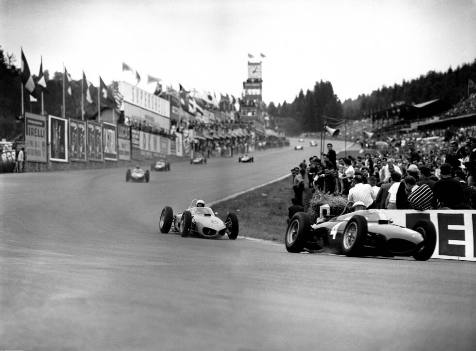 Foto zur News: 4. Phil Hill war 1961 der bislang einzige US-Amerikaner, der mit Ferrari Weltmeister wurde. Sein Rivale Wolfgang Graf Berghe von Trips verunglückte beim vorletzten Rennen der Saison, wodurch sich Hill um ein Pünktchen durchsetzte.