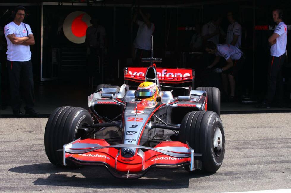 Foto zur News: D wie Debüt: 2007 stieg Hamilton mit 22 Jahren bei McLaren in die Formel 1 und feierte noch im selben Jahr in Kanada seinen ersten Grand-Prix-Sieg.