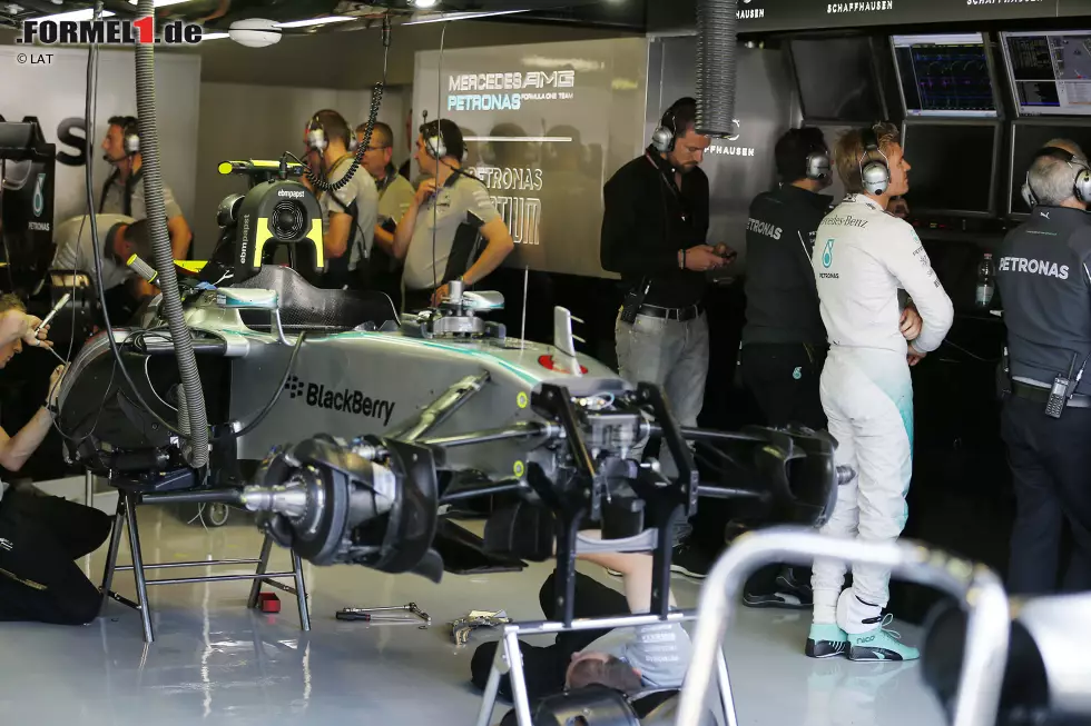 X wie Extrem: Rosberg ist extrem akribisch in der Rennvorbereitung, arbeitet hart an der Theorie und überlässt nichts dem Zufall. Foto zur News: X wie Extrem: Rosberg ist extrem akribisch in der Rennvorbereitung, arbeitet hart an der Theorie und überlässt nichts dem Zufall.