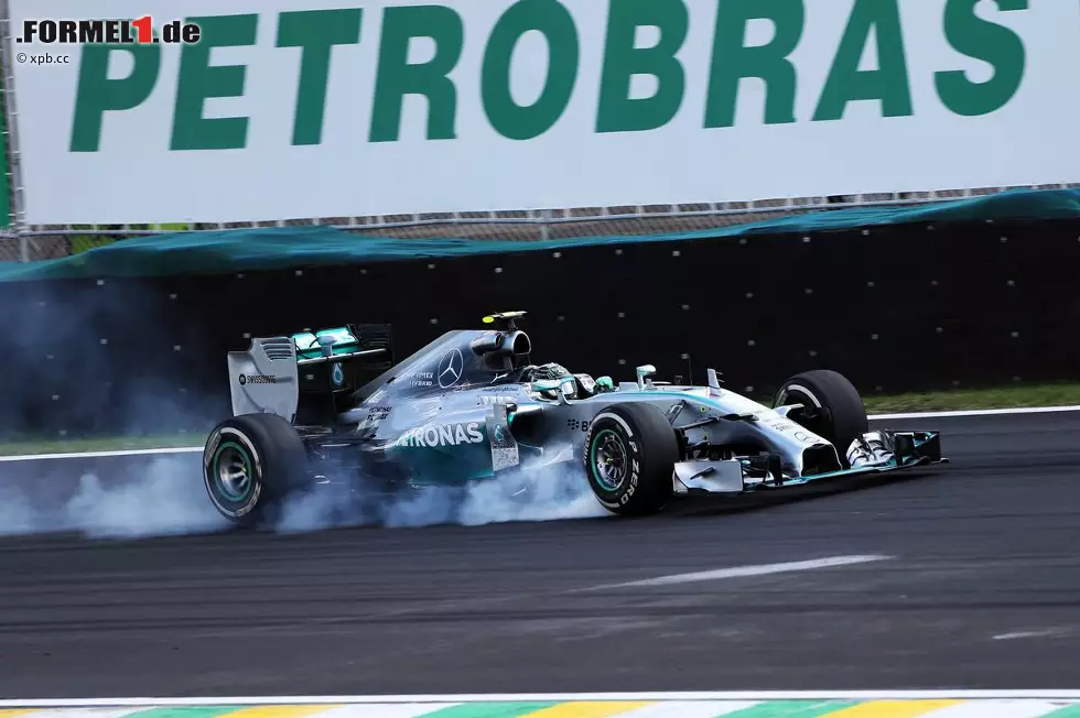 Corriere dello Sport (Italien): "Rosberg verliert nie die Kontrolle über die Situation. Er hat sein Selbstvertrauen zurückgewonnen, er hat ein perfektes Rennen bestritten und von Hamiltons Fehlern profitiert. Vettel hat die Harmonie mit Red Bull wiedergefunden." Foto zur News: Corriere dello Sport (Italien): "Rosberg verliert nie die Kontrolle über die Situation. Er hat sein Selbstvertrauen zurückgewonnen, er hat ein perfektes Rennen bestritten und von Hamiltons Fehlern profitiert. Vettel hat die Harmonie mit Red Bull wiedergefunden."