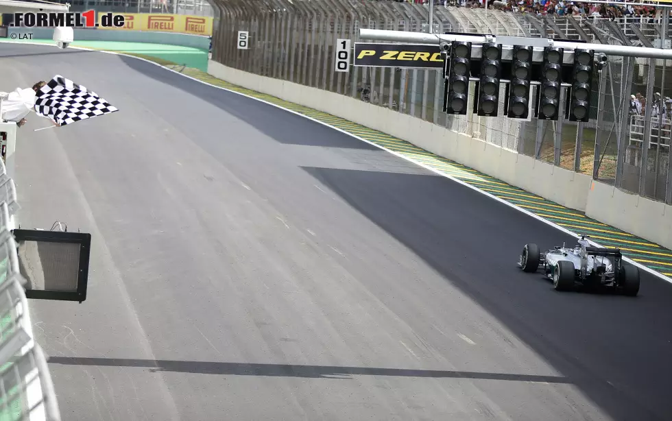 L'Equipe (Frankreich): "Rosberg kehrt in die Erfolgsspur zurück. Der Deutsche hat in Brasilien gezeigt, dass er die Enttäuschungen der vergangenen Wochen hinter sich lassen kann. Er scheint in der Lage zu sein, seinem Kontrahenten Hamilton das Leben bis zur letzten Runde in Abu Dhabi schwer zu machen." Foto zur News: L'Equipe (Frankreich): "Rosberg kehrt in die Erfolgsspur zurück. Der Deutsche hat in Brasilien gezeigt, dass er die Enttäuschungen der vergangenen Wochen hinter sich lassen kann. Er scheint in der Lage zu sein, seinem Kontrahenten Hamilton das Leben bis zur letzten Runde in Abu Dhabi schwer zu machen."