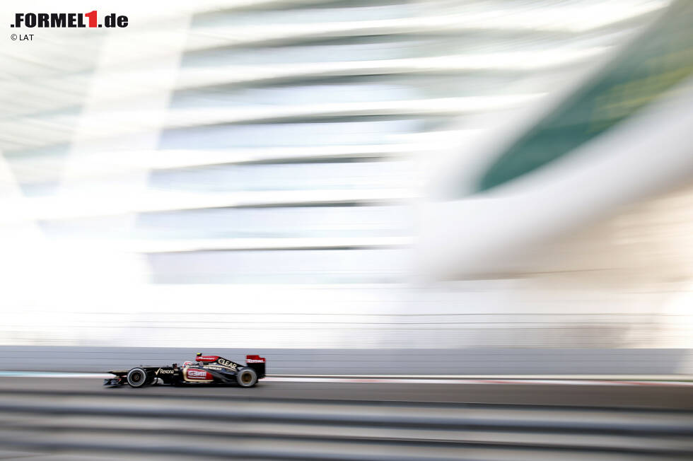Foto zur News: Romain Grosjean bleibt zum Auftakt auf dem futuristischen Yas Marina Circuit cool und überrascht mit der Bestzeit im ersten Freien Training.