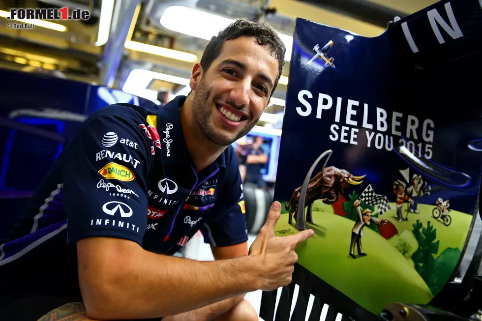 Das war's mit der Formel-1-Saison 2014 backstage. Mehr Einblicke hinter die Kulissen gibt's wieder 2015 - nicht nur beim Grand Prix von Österreich in Spielberg! Foto zur News: Das war's mit der Formel-1-Saison 2014 backstage. Mehr Einblicke hinter die Kulissen gibt's wieder 2015 - nicht nur beim Grand Prix von Österreich in Spielberg!