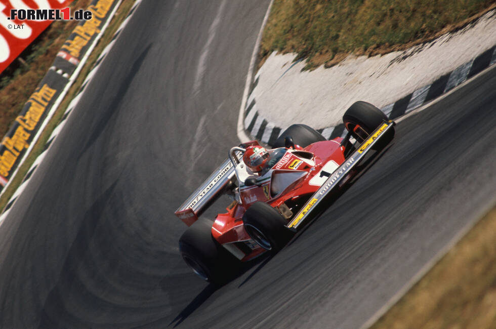 Foto zur News: Es dauerte bis 1974, ehe bei Ferrari wieder Deutsch gesprochen wurde. Der junge und talentierte, aber auch wahnsinnig ehrgeizige Niki Lauda erhielt die Chance bei der Scuderia. Er brauchte nur zwei Jahre Anlaufzeit, um aus ihr Kapital zu schlagen und blieb bis 1977.