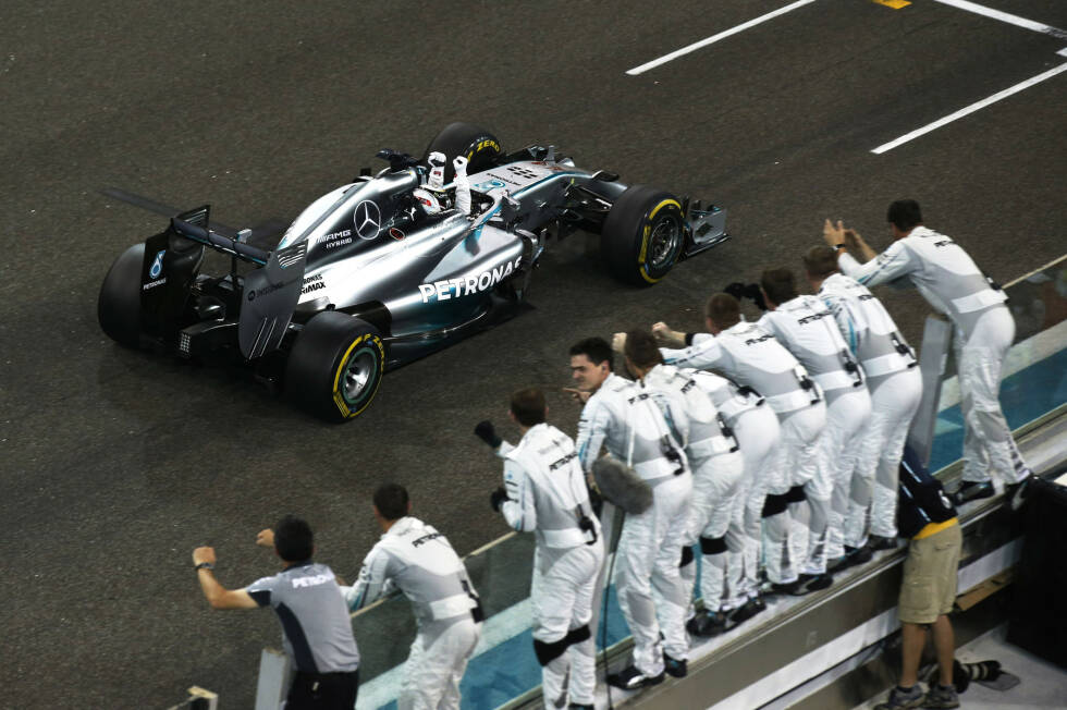 Foto zur News: ... gewinnt den ersten WM-Titel der neuen Hybrid-Turboära. Rosberg erweist sich als...