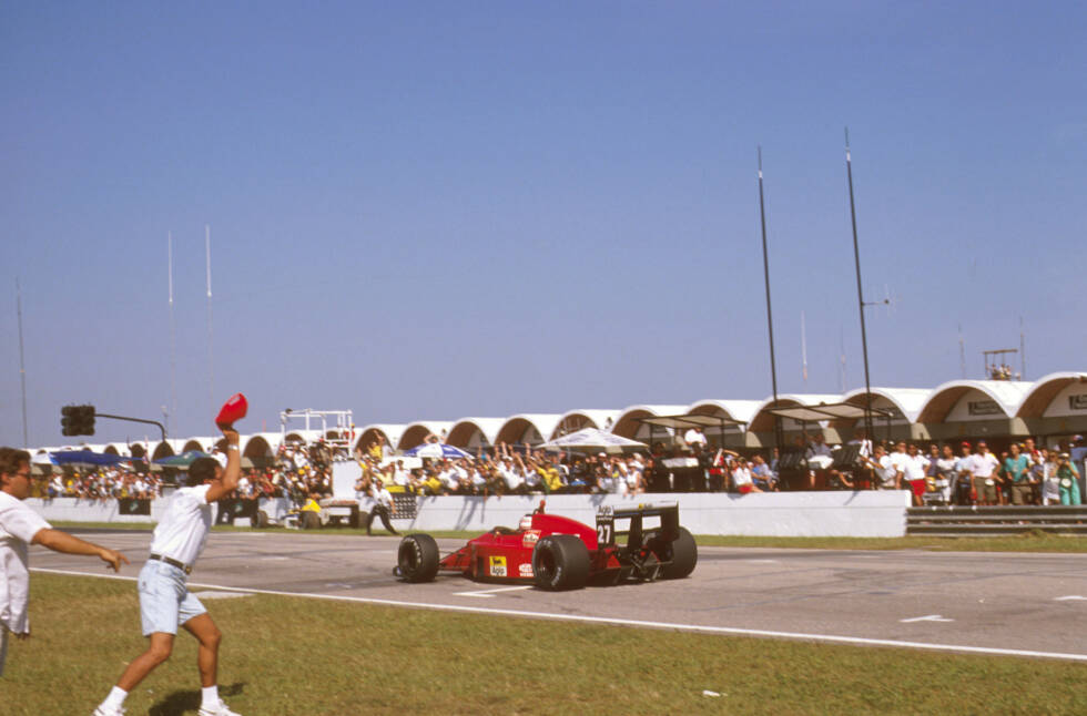 Foto zur News: Auch 1989 steht Senna auf der Pole, mit dem Sieg klappt es jedoch wieder nicht. Mit zwei Runden Rückstand wird Senna Elfter, es siegt Nigel Mansell in seinem ersten Rennen für Ferrari. Nach dem Lauf ist Schluss in Rio de Janeiro. Die Formel 1 wechselt erneut nach Sao Paulo, wo der Kurs mittlerweile runderneuert und auf 4,325 Kilometer verkürzt wurde.