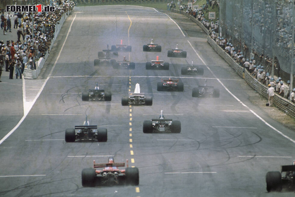 Foto zur News: 1976 wird das Rennen erstmals als Saisonauftakt ausgetragenen - damals noch im Januar! Mit Weltmeister Niki Lauda trägt sich erstmals kein Brasilianer in die Siegerliste ein, ein Jahr später ist es Carlos Reutemann, der nach seinem Sieg beim Demoevent endlich auch den richtigen Grand-Prix für sich entscheiden kann.