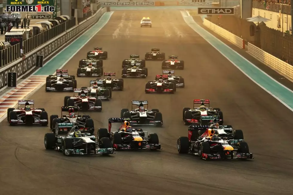 Sebastian Vettel (Red Bull): "Vor allem die Kurve 1 ist sehr schwierig einzusehen und sie ist auch sehr schnell, genauso knifflig ist auch die Kurve 11 nach der langen Geraden. Hier fahren wir im ersten oder zweiten Gang, je nach Übersetzung. Da kann man entsprechend gut überholen." Foto zur News: Sebastian Vettel (Red Bull): "Vor allem die Kurve 1 ist sehr schwierig einzusehen und sie ist auch sehr schnell, genauso knifflig ist auch die Kurve 11 nach der langen Geraden. Hier fahren wir im ersten oder zweiten Gang, je nach Übersetzung. Da kann man entsprechend gut überholen."