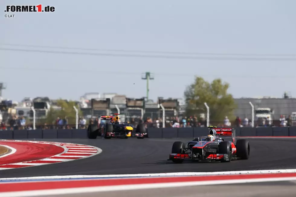 Foto zur News: Die diesjährige Auflage des Grand Prix der USA ist die dritte auf dem Circuit of The Americas (CoTA). Sebastian Vettel stand bei den ersten beiden Ausgaben jeweils auf der Pole-Position. Im Jahr 2012 wurde er im Rennen Zweiter, im Jahr 2013 siegte er. Der Sieg im Jahr 2012 ging an Lewis Hamilton, der von Startplatz zwei losfuhr. Damit wurden die bisherigen Austin-Rennen immer aus der ersten Startreihe gewonnen.